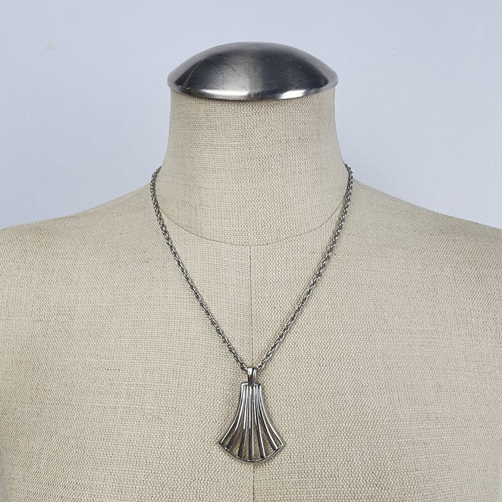 Vintage Silver Tone Pendant Chain Necklace